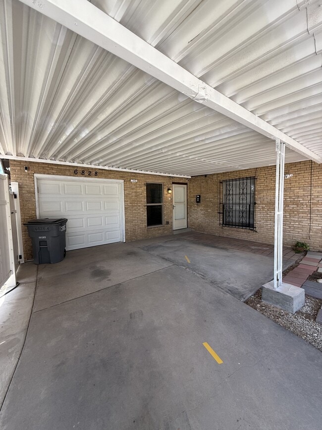 6828 Escondido Dr in El Paso, TX - Building Photo - Building Photo