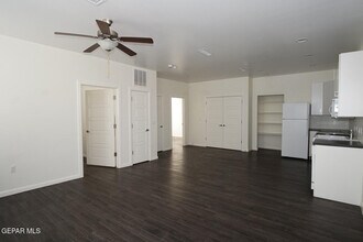 6262 Woodrow Bean Transmountain in El Paso, TX - Building Photo - Building Photo