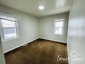 22093 Donald Ave in Eastpointe, MI - Building Photo - Building Photo