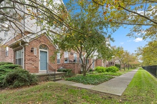 1800 Campau Farms Cir in Detroit, MI - Building Photo