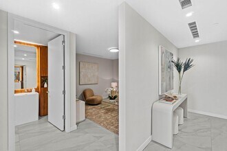 220 SE Mizner Blvd in Boca Raton, FL - Building Photo - Building Photo