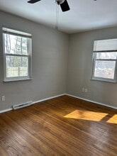 901 Peony Dr in Belleville, IL - Building Photo - Building Photo