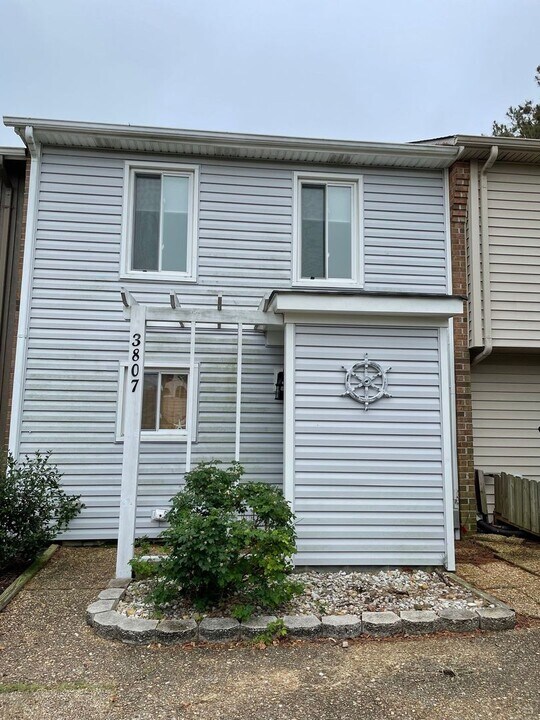 3807 Mystic Cove Ct in Virginia Beach, VA - Building Photo