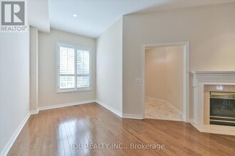 3036 Bayview Ave in Toronto, ON - Building Photo - Building Photo