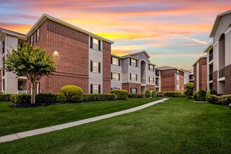 Woodland Pines in Spring, TX - Building Photo - Building Photo
