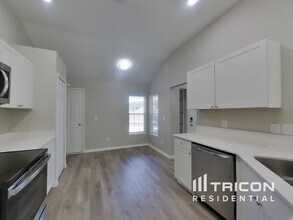 9282 Thunderbolt Dr in Jacksonville, FL - Building Photo - Building Photo