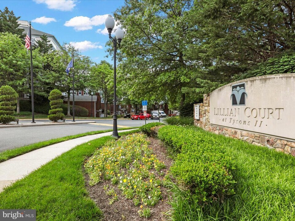 1645 International Dr in McLean, VA - Building Photo