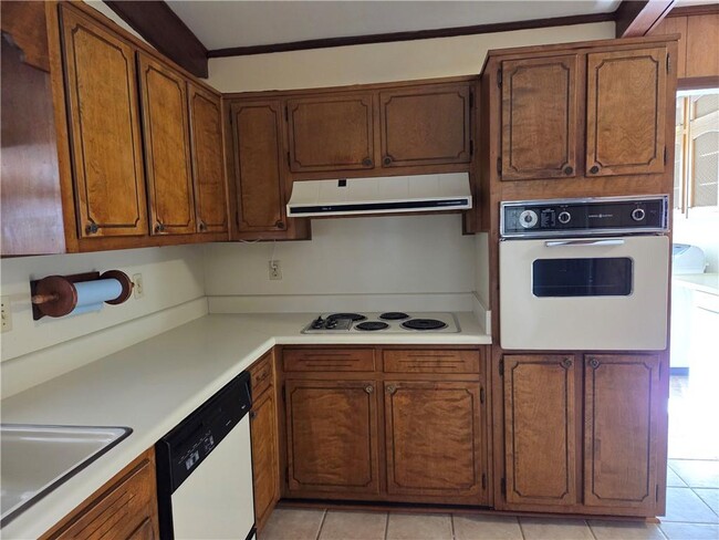 1193 Angelia Dr SW in Mableton, GA - Foto de edificio - Building Photo