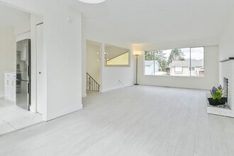 22928 Eagle Ave in Maple Ridge, BC - Building Photo - Building Photo