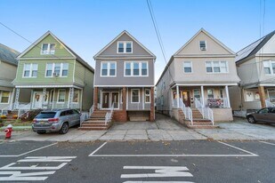 170 W 10th St in Bayonne, NJ - Building Photo