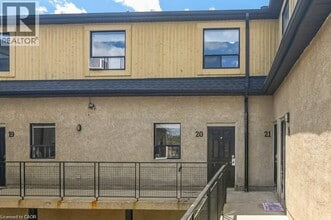 12 Bridgeport Rd E in Waterloo, ON - Building Photo - Building Photo