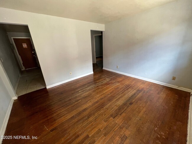 property at 1151 W 25th St