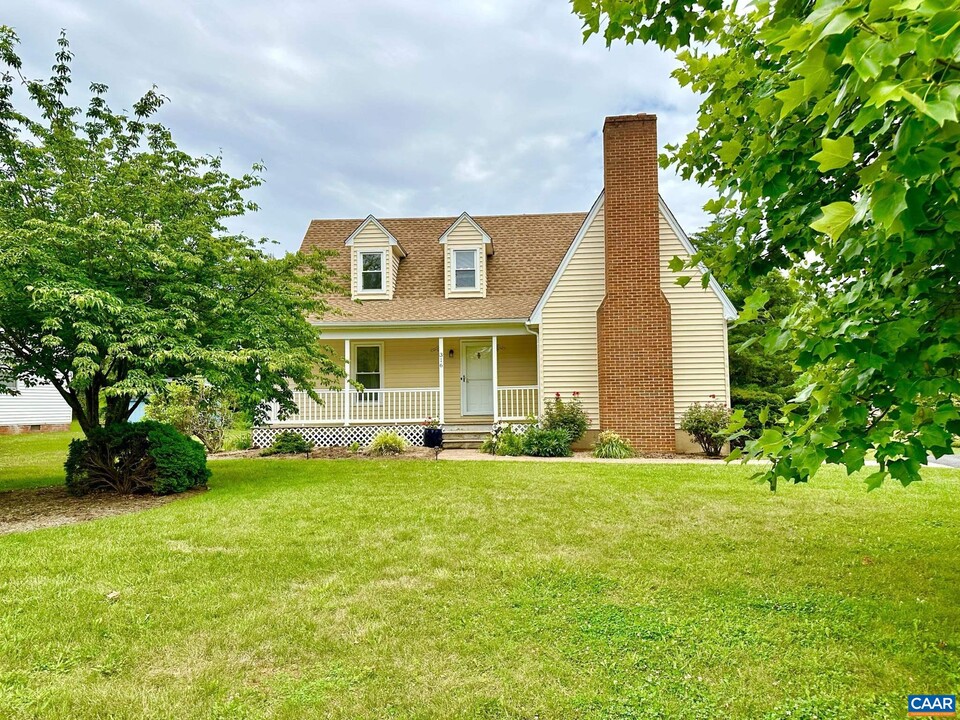 316 Tiffany Dr in Waynesboro, VA - Building Photo