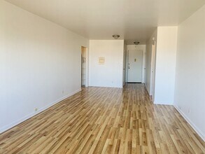 225 St Pauls Ave in Jersey City, NJ - Building Photo - Building Photo
