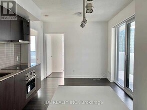 88 Harbour St in Toronto, ON - Building Photo - Building Photo