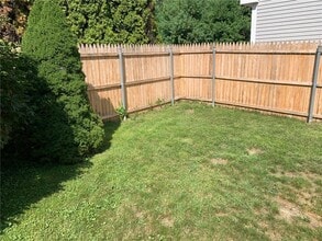 65 1/2 Roseneath Ave in Newport, RI - Building Photo - Building Photo
