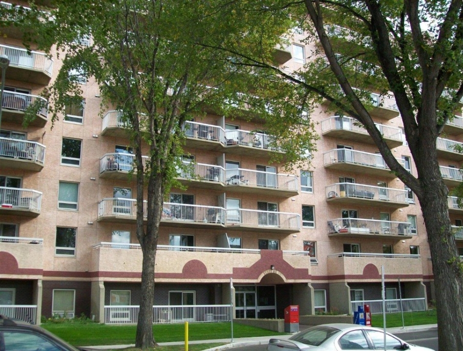 Rosemont Place in Edmonton, AB - Building Photo