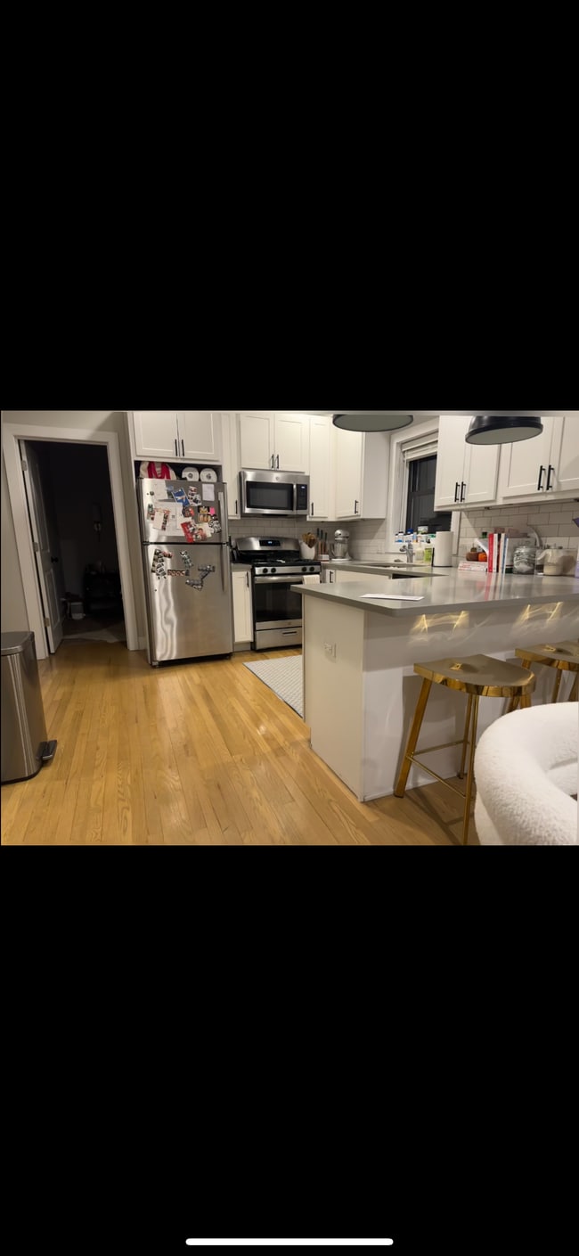 2316 N Southport Ave, Unit 2320-2