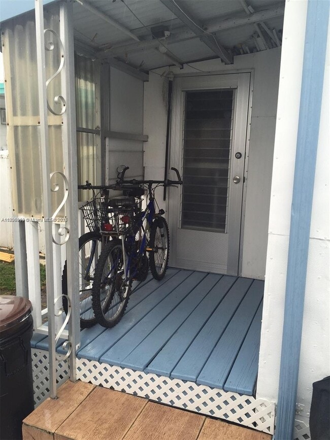346 Maple St in Hallandale Beach, FL - Building Photo - Building Photo