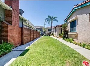 852 11th St in Santa Monica, CA - Building Photo - Building Photo