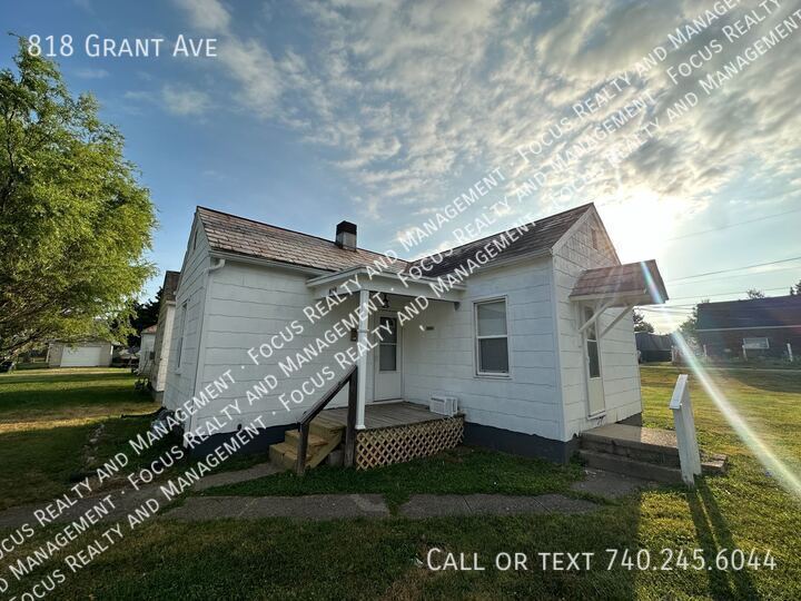 818 Grant Ave in Lancaster, OH - Building Photo
