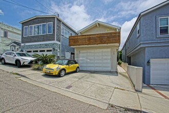 1130 1st Pl in Hermosa Beach, CA - Building Photo - Building Photo