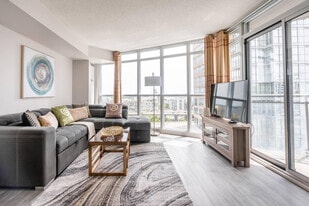 90 Fort York Blvd in Toronto, ON - Building Photo