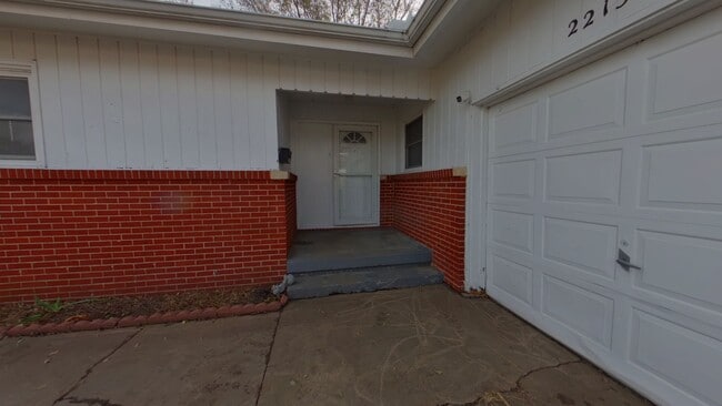 2215 S Millwood Ave in Wichita, KS - Building Photo - Building Photo