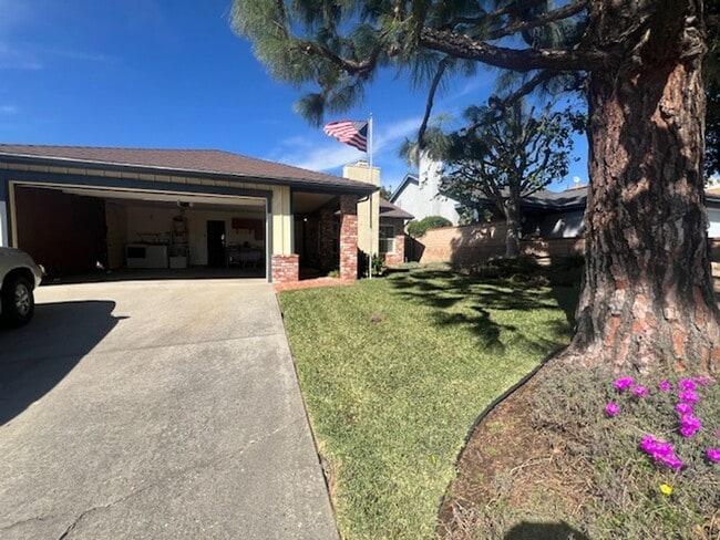 15011 La Mesa St in Los Angeles, CA - Building Photo - Building Photo