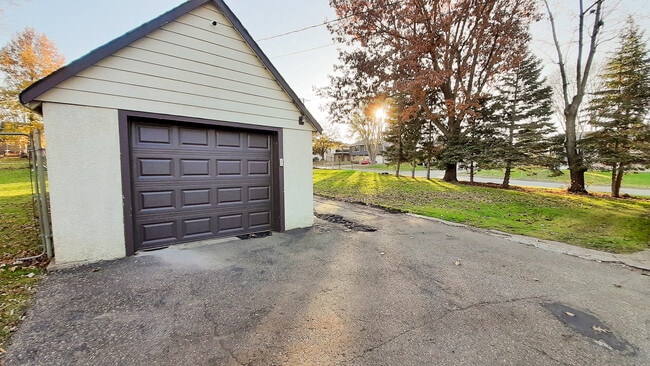 821 10th St W in Hastings, MN - Building Photo - Building Photo