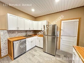 131 Republic Ave in Indianola, PA - Building Photo