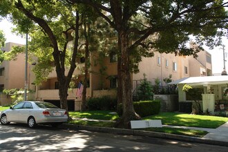 California West in Glendale, CA - Building Photo - Building Photo