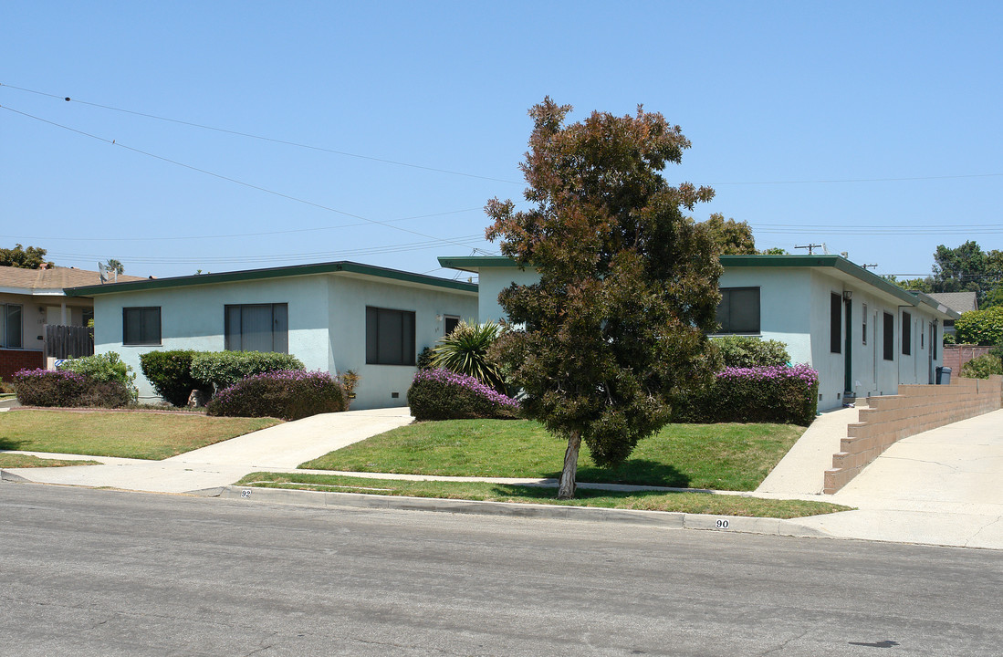 90-96 N Dunning St in Ventura, CA - Building Photo