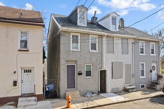 340 Mechanic St in Philadelphia, PA - Building Photo - Building Photo