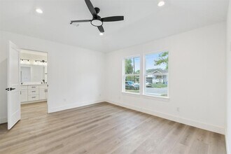 5338 Pease St in Houston, TX - Building Photo - Building Photo