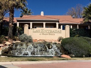 978 N Las Entradas Dr in Washington, UT - Building Photo - Building Photo
