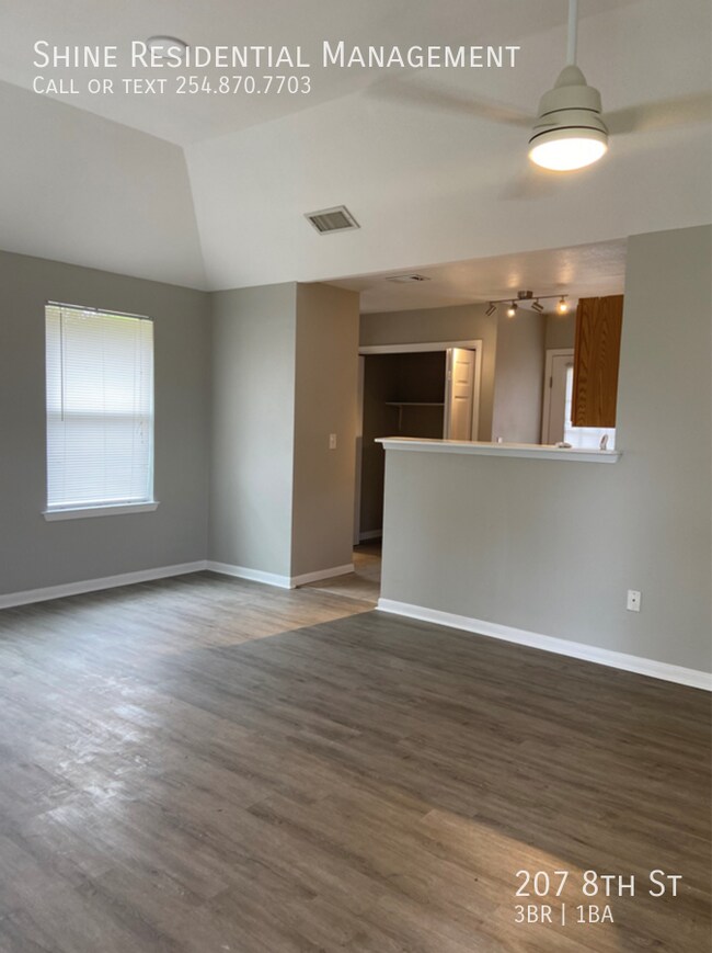 207 8th St in Moody, TX - Building Photo - Building Photo
