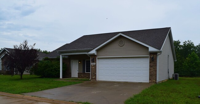 24337 Tanglewood Rd in St. Robert, MO - Building Photo - Building Photo