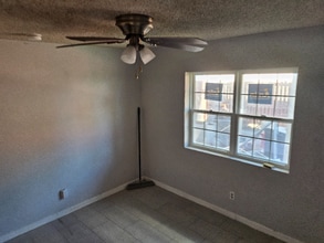 1125 Mac Brady Ave in Bakersfield, CA - Building Photo - Building Photo