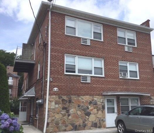 61-26-61164 164th St in Queens, NY - Building Photo