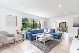 807-809 Southwest 14th Court-SI FL2-ID1475657P, Unit SI FL2-ID1475657P in Fort Lauderdale, FL - Building Photo