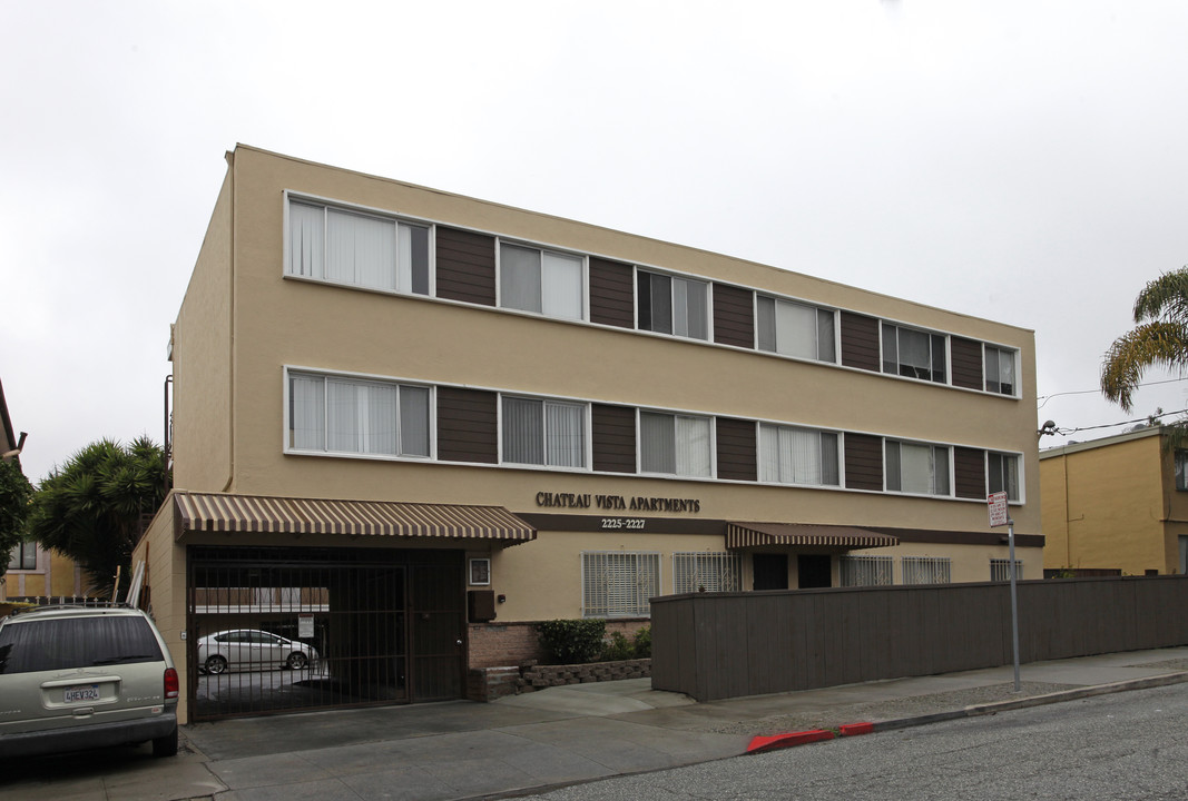 Chateau Vista Apartments in Oakland, CA - Foto de edificio