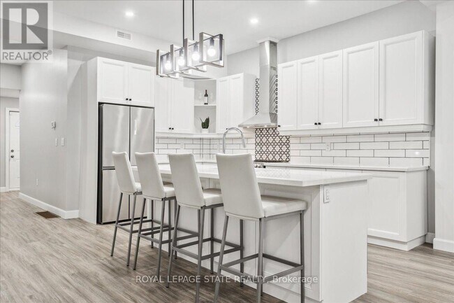800-800 Beach Blvd in Hamilton, ON - Building Photo - Building Photo