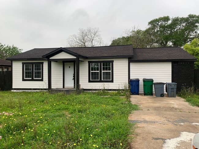 property at 609 Hurst Pl