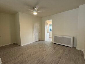 128 Gay St in Philadelphia, PA - Building Photo - Building Photo