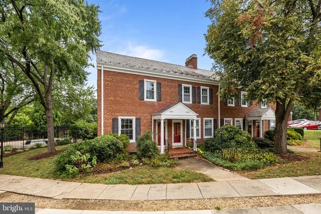 property at 3061 S Woodrow St