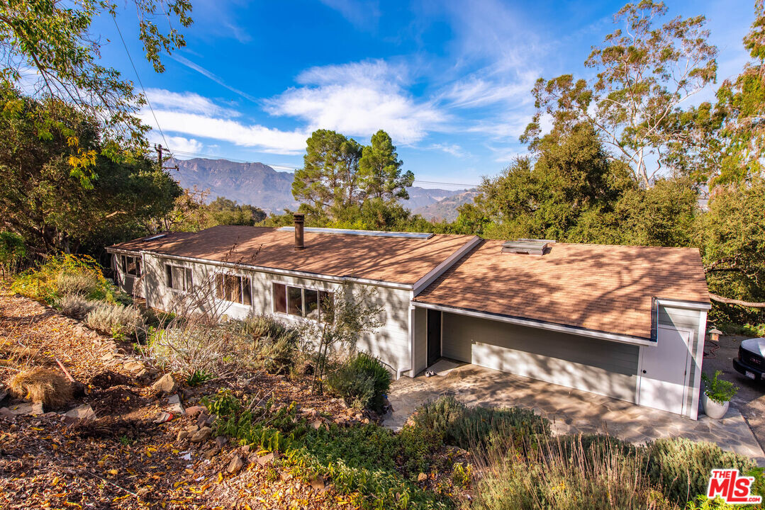 21175 Colina Dr in Topanga, CA - Building Photo