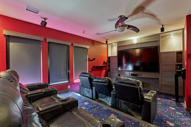 property at 18 Wyckham Cir