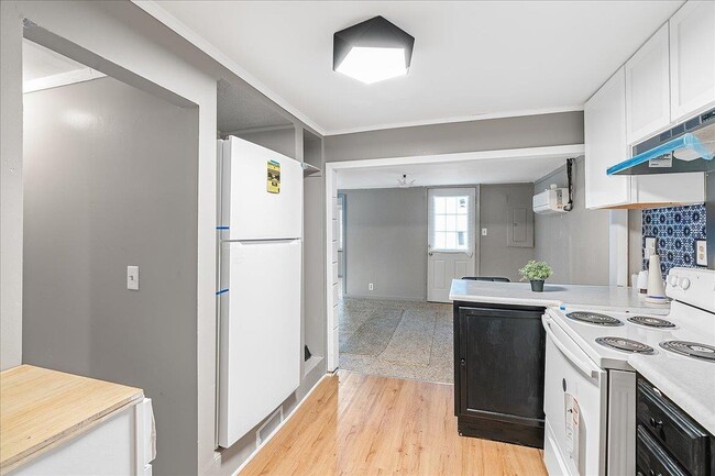 2609 Maplewood Ave in Lansing, MI - Building Photo - Building Photo