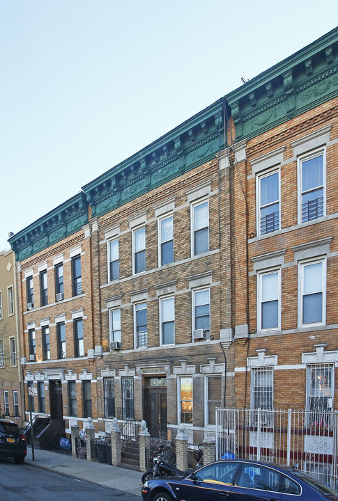 112 Palmetto St in Brooklyn, NY - Building Photo